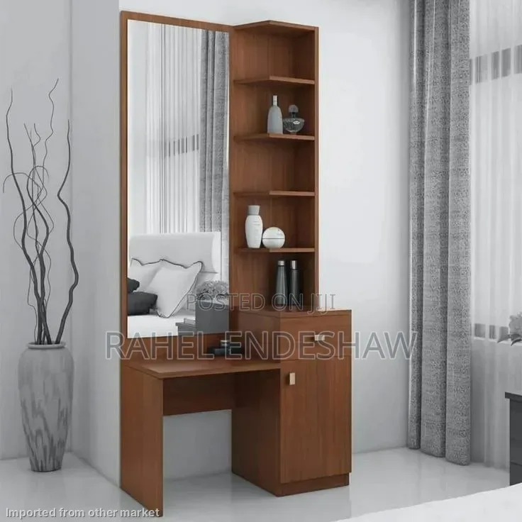 Full Lamneted Dresser