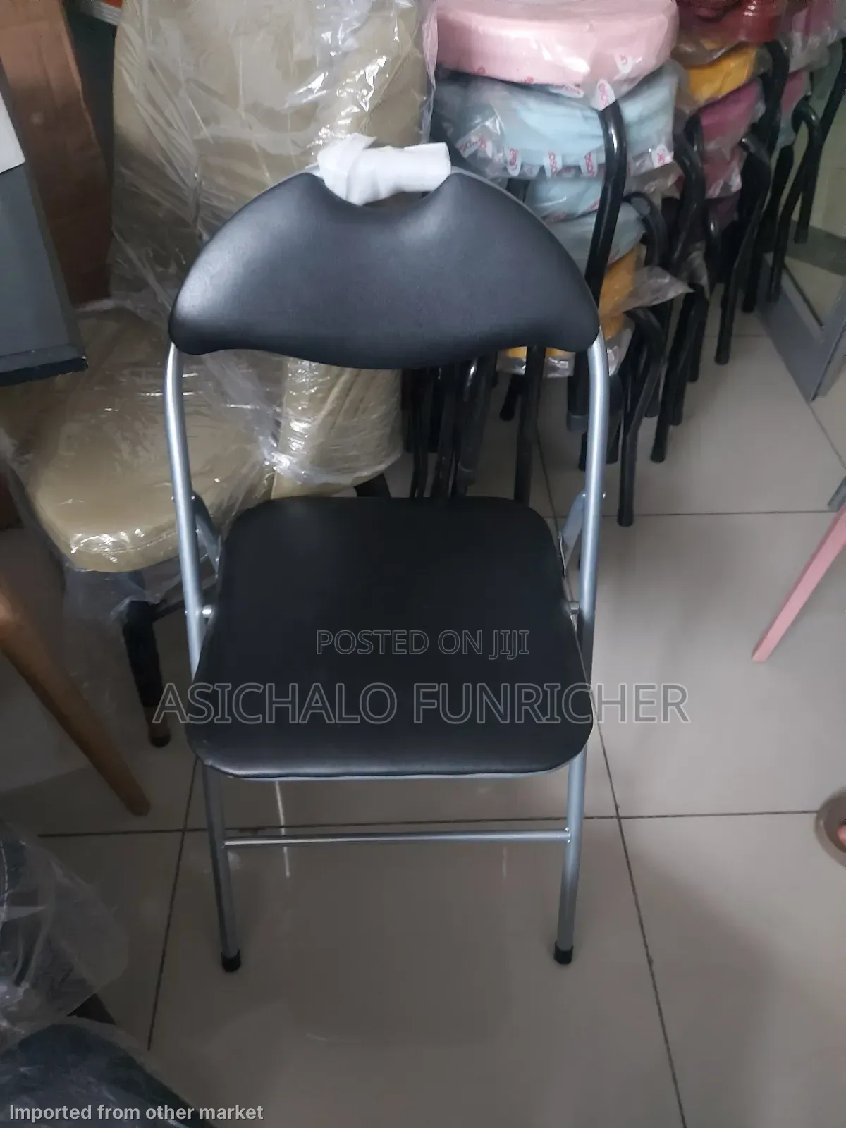 Chairs ወበሮች