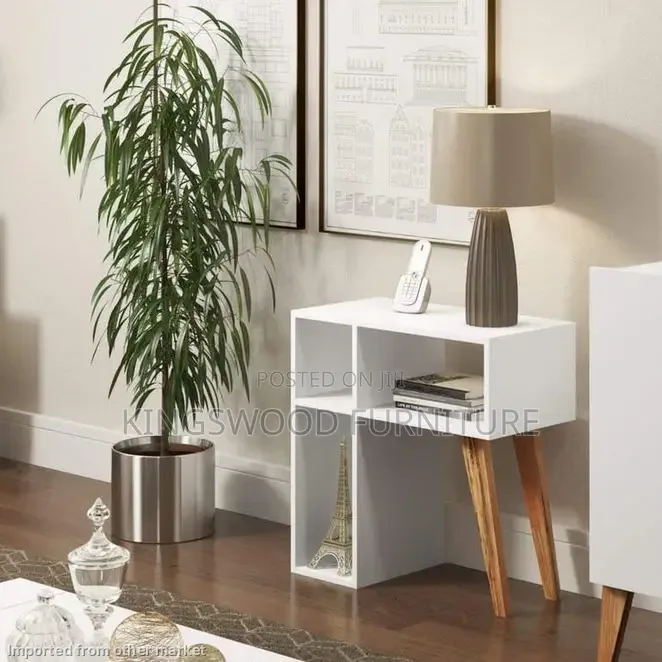 Corner Table P30 C1017
